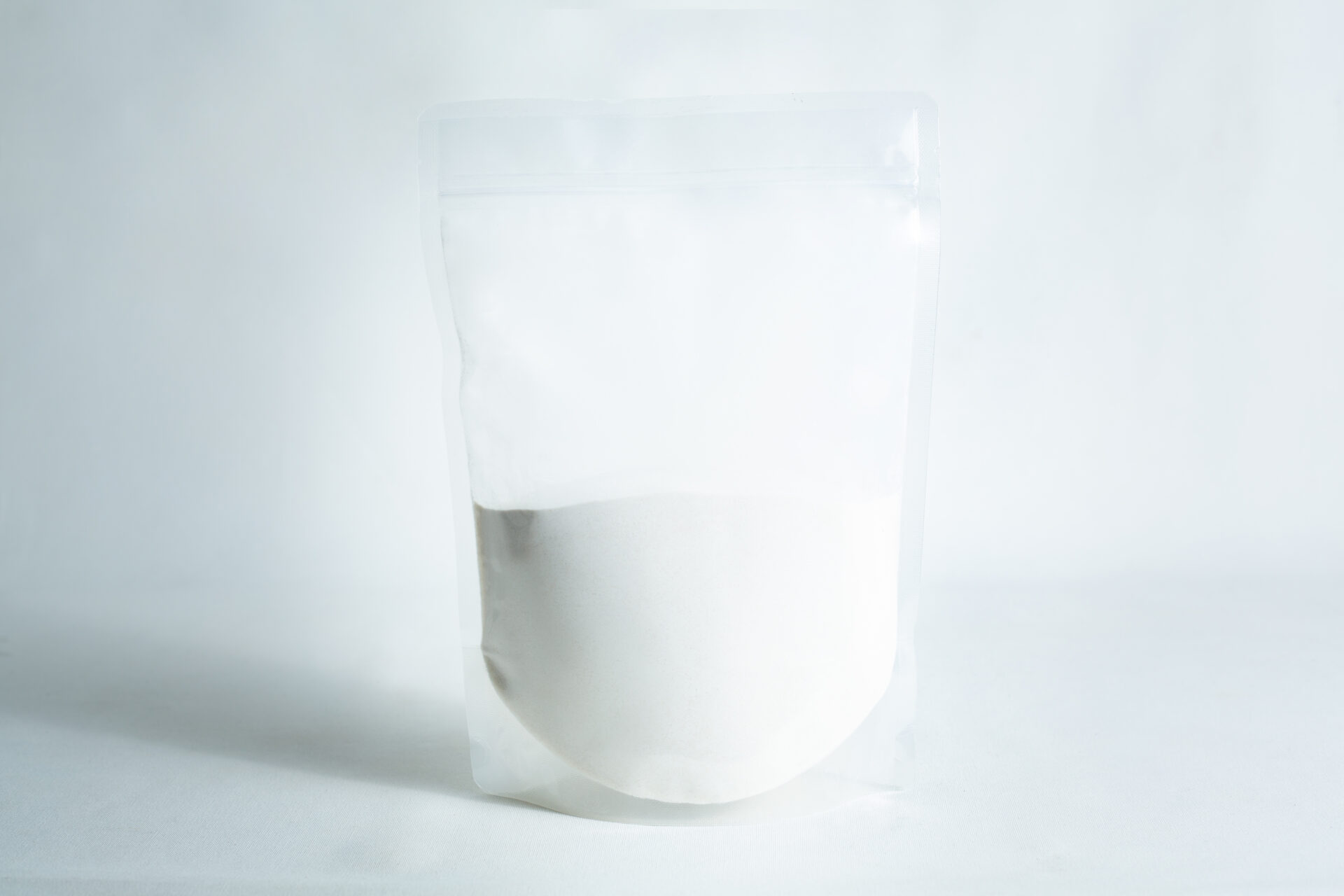 A clear, resealable plastic pouch containing Agar Mix MYAG Antibacterial Malt Extract Yeast white powder is displayed on a plain white background.