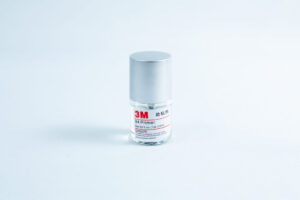 Primer 94 multisurface for 3M glue, 10ML bottle with silver cap on a white background—perfect as a tape primer for 3M adhesive applications.